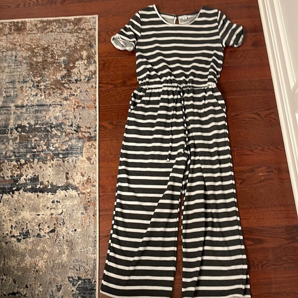 Old navy short sleeve jumpsuit